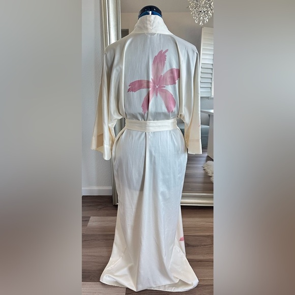 Vintage Merrill Leighton Studio City, Ca Floral Ivory Kimono Robe OS - Picture 5 of 16
